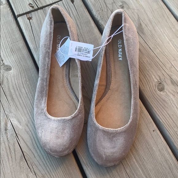 NWT Old Navy Velvet Pumps size 6 - Picture 3 of 4